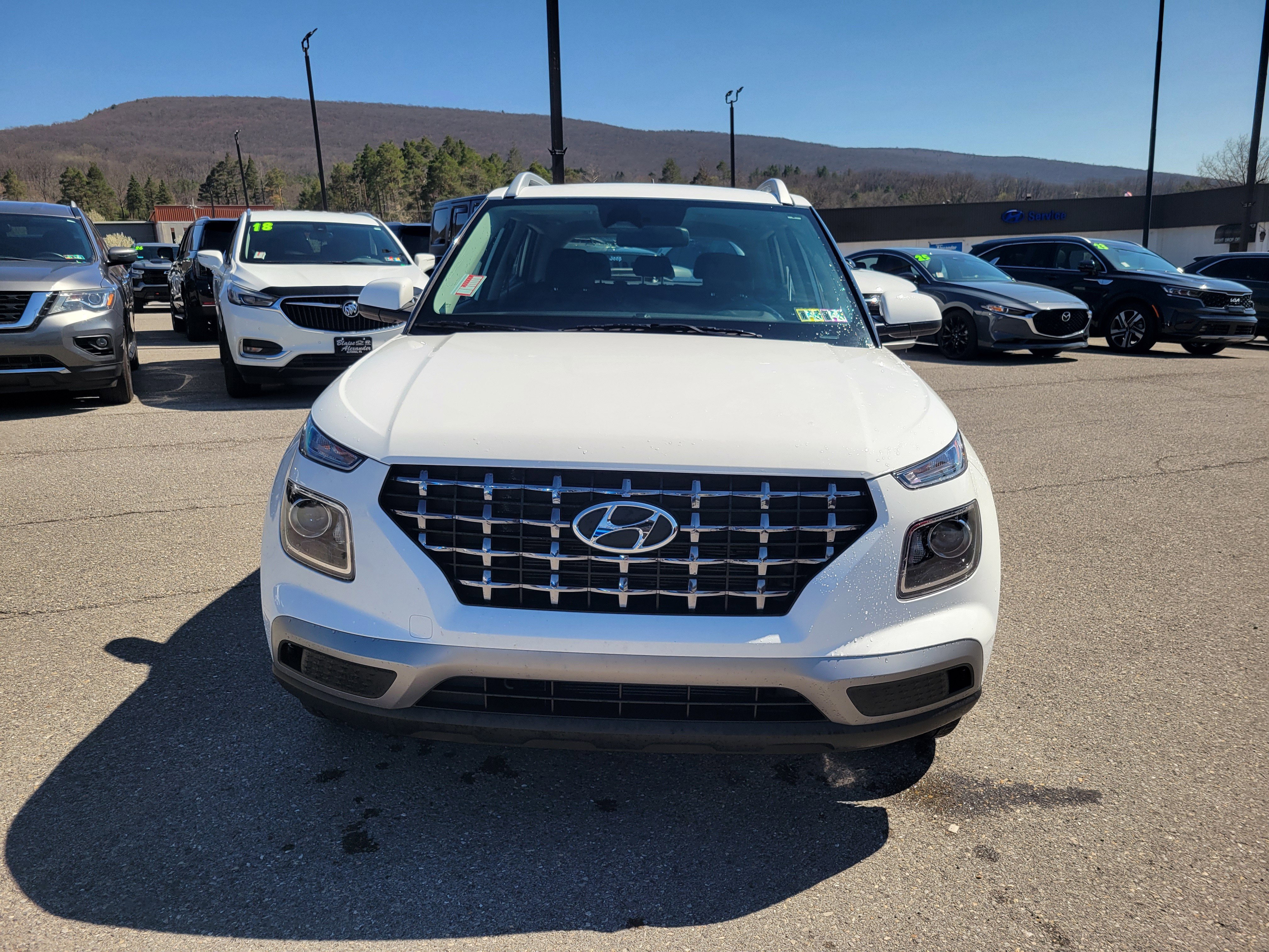 Certified 2024 Hyundai Venue SEL image 6