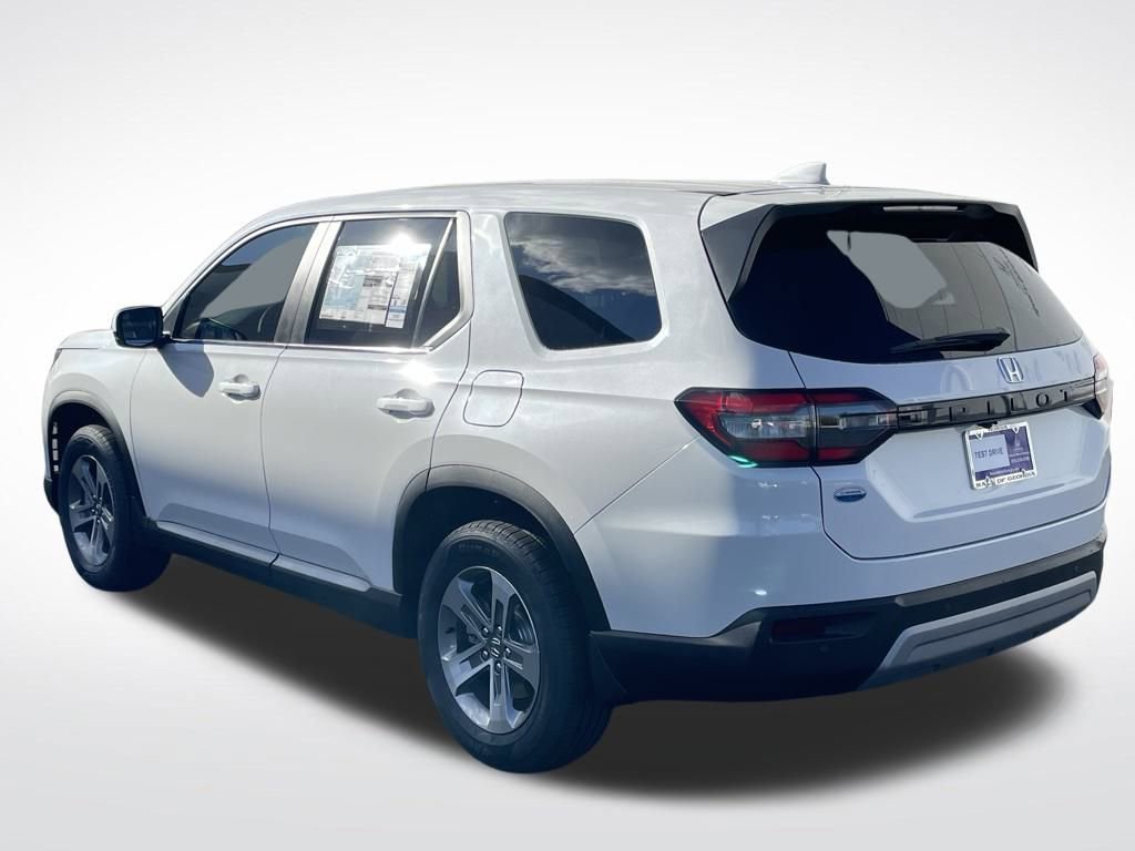 Used 2025 Honda Pilot EX-L image 4