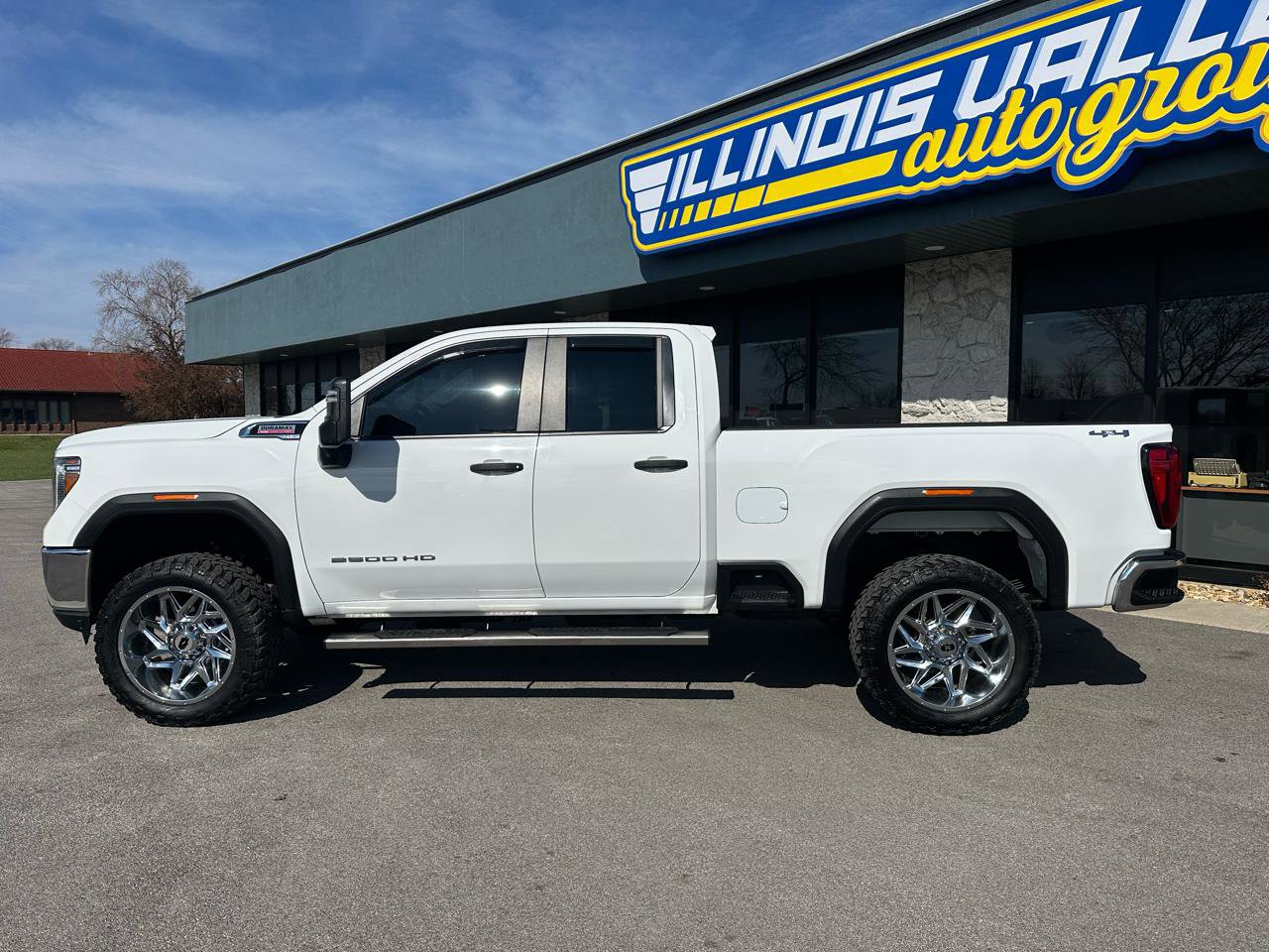 Used 2022 GMC Sierra 2500 Pro w/ Convenience Package image 4