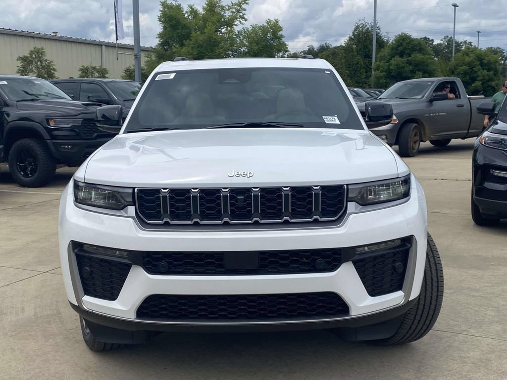 New 2026 Jeep Grand Cherokee L Limited w/ Luxury Tech Group II RWD image 32