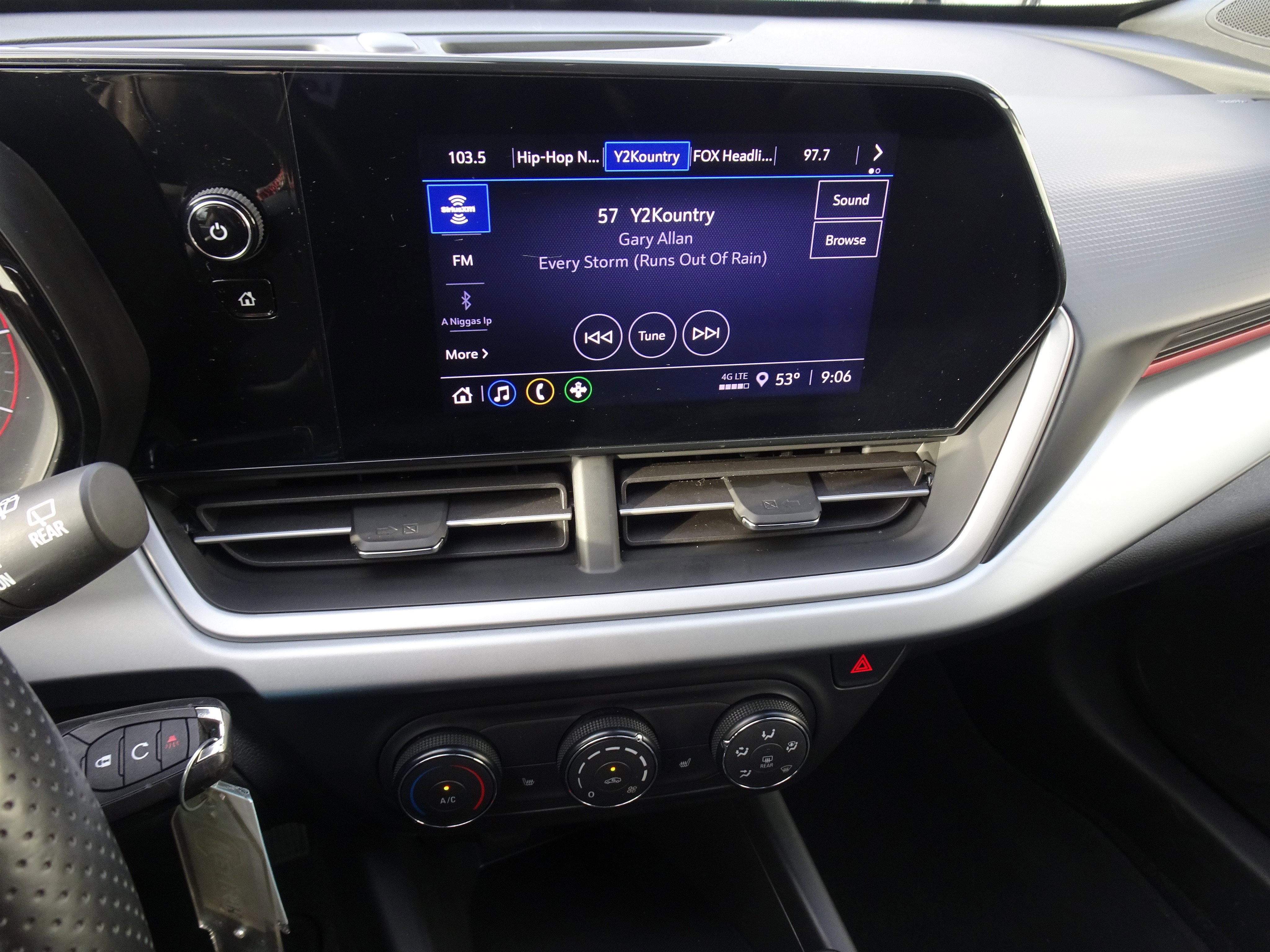 Used 2025 Chevrolet Trax RS image 17