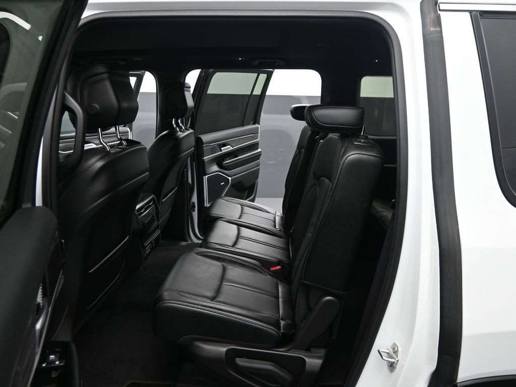 Used 2024 Jeep Wagoneer Series II w/ Premium Group I image 32