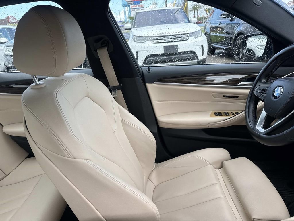 Used 2019 BMW 530i w/ Convenience Package image 13