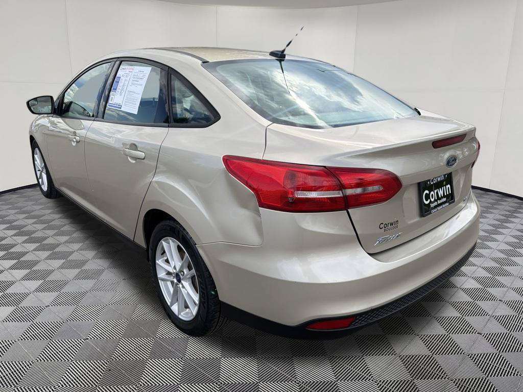 Used 2017 Ford Focus SE w/ Cold Weather Package FWD image 5