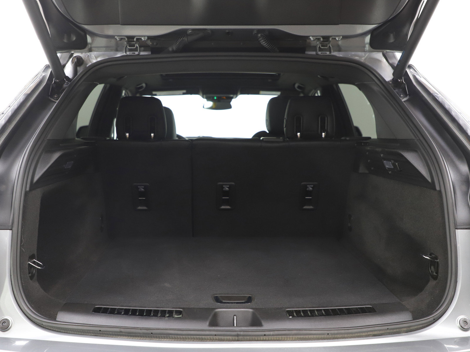 Used 2025 Cadillac XT4 Sport AWD/4WD image 16
