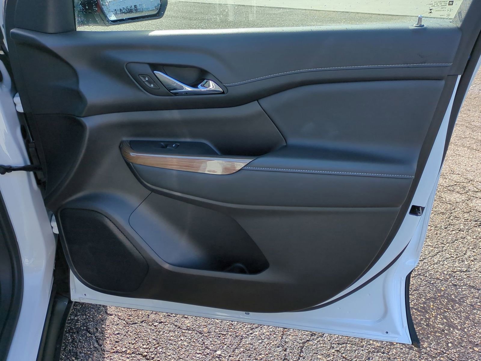 Certified 2023 GMC Acadia SLE w/ Driver Convenience Package image 26