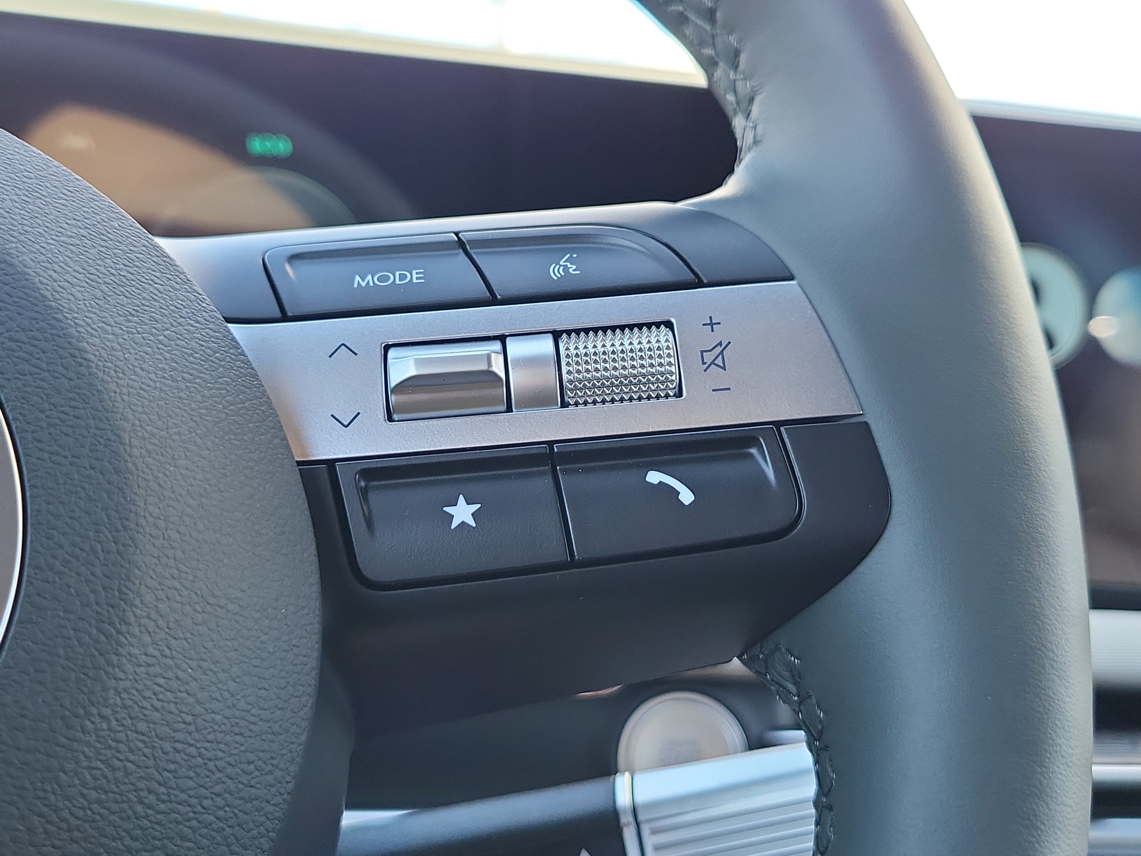 New 2025 Hyundai Tucson Limited w/ Tow & Go Package image 17