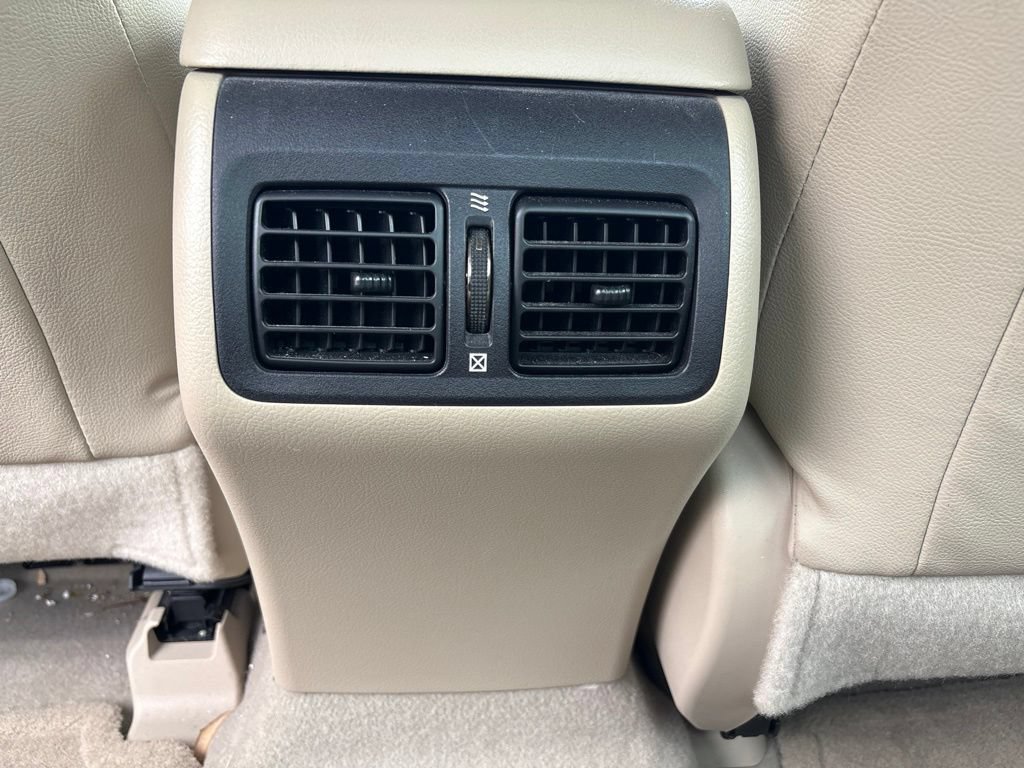 Used 2014 Toyota Camry XLE FWD image 19