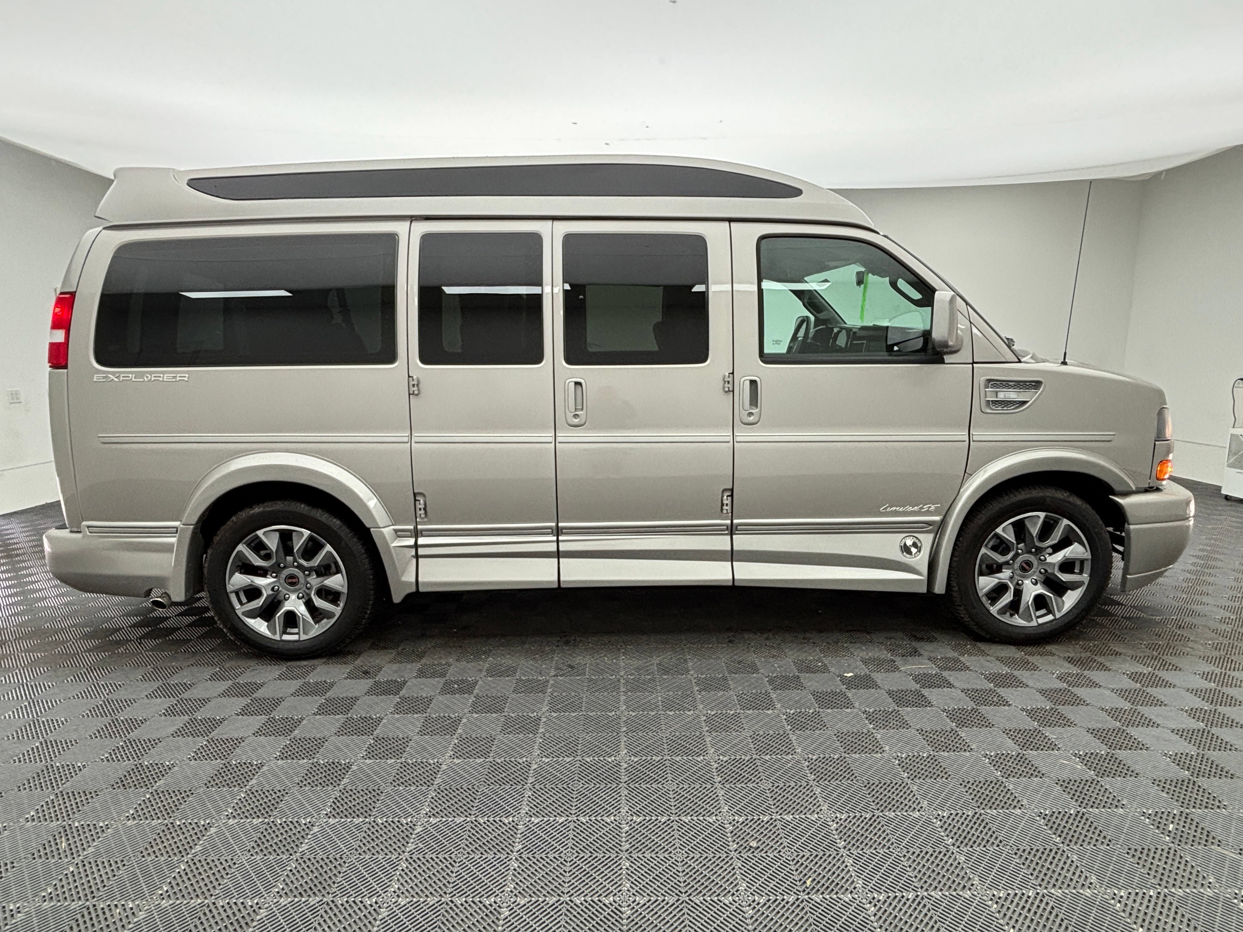 New 2026 GMC Savana 2500 w/ Driver Convenience Package RWD image 6