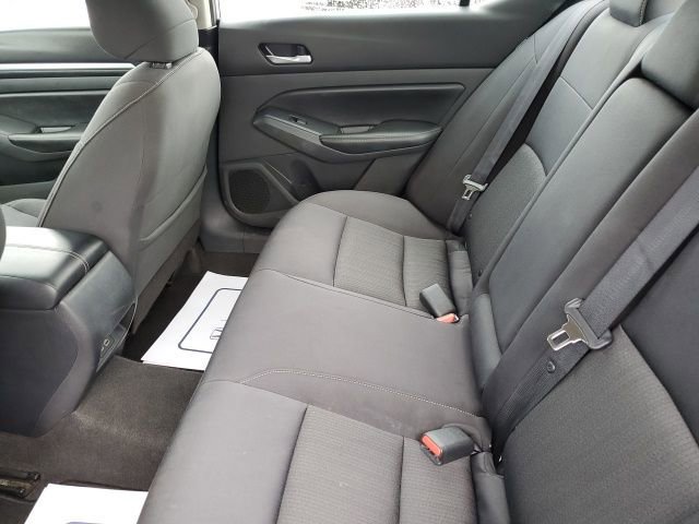 Used 2022 Nissan Altima 2.5 SV FWD image 8