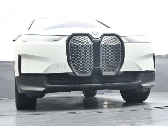 Certified 2024 BMW iX xDrive50 w/ Premium Package AWD/4WD image 38