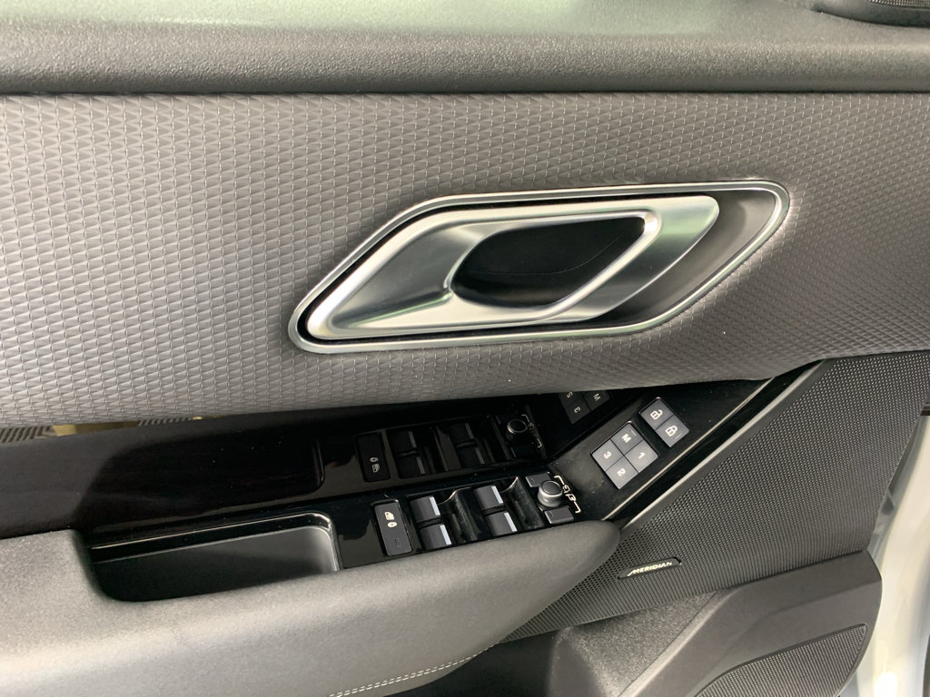 Used 2023 Land Rover Range Rover Velar R-Dynamic S AWD/4WD image 14