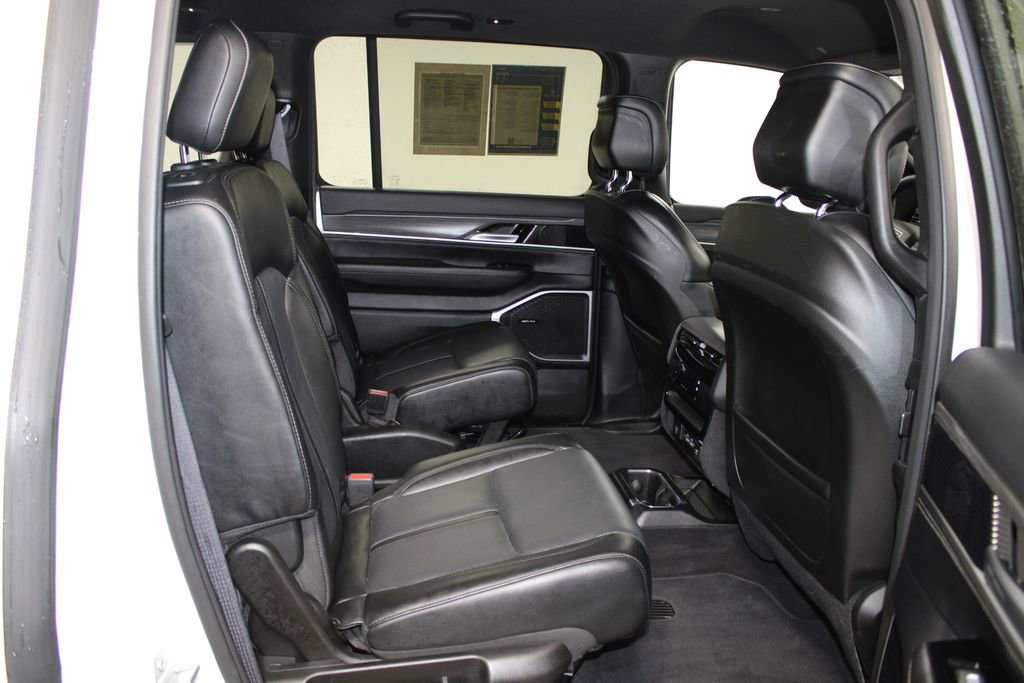 Used 2024 Jeep Wagoneer Series II image 33