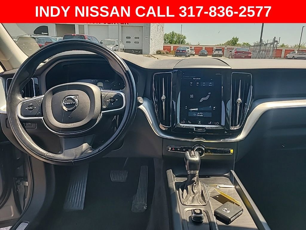 Used 2018 Volvo XC60 T5 Momentum w/ Vision Package AWD/4WD image 26