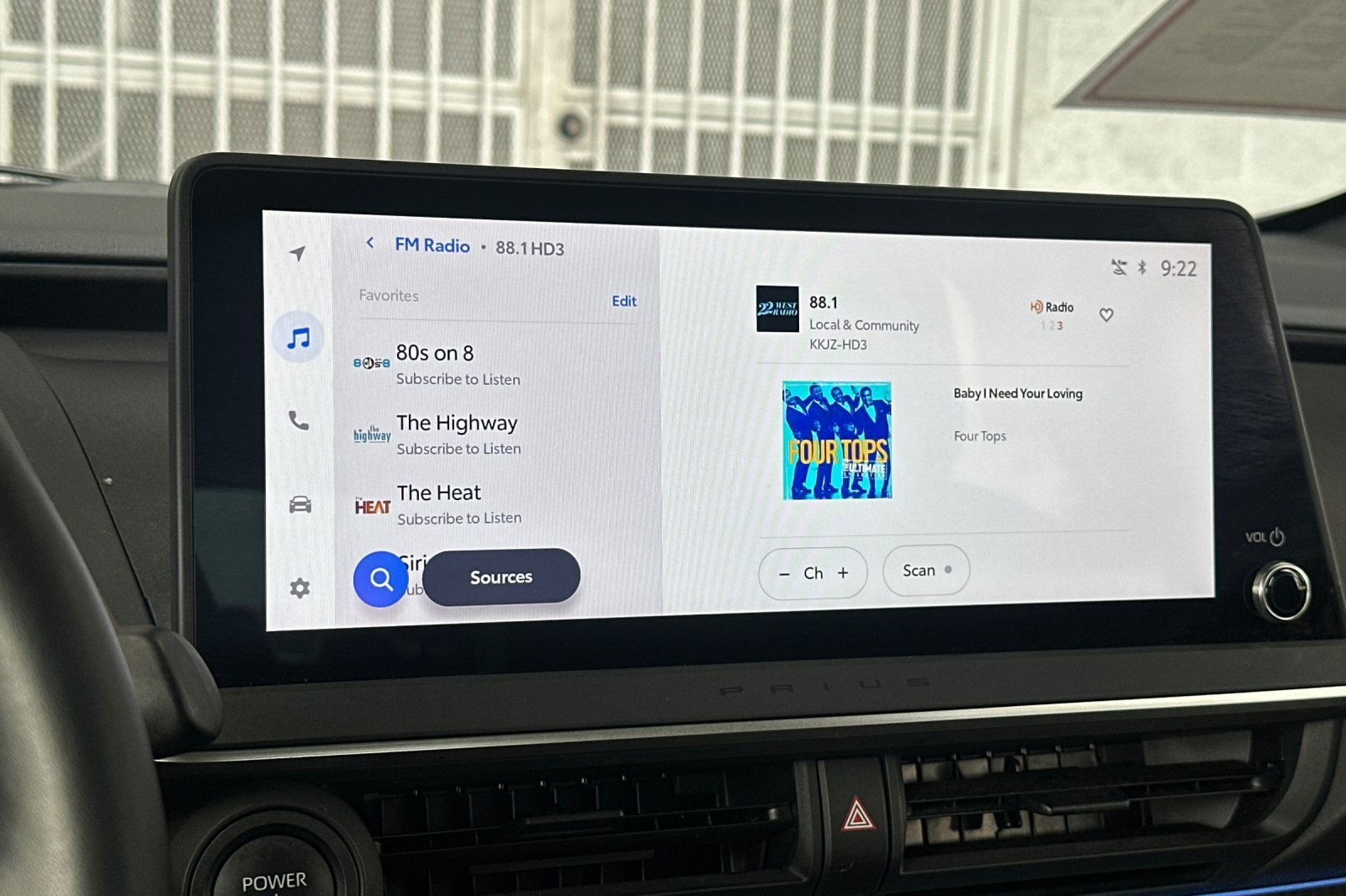 Certified 2025 Toyota Prius XLE FWD image 16