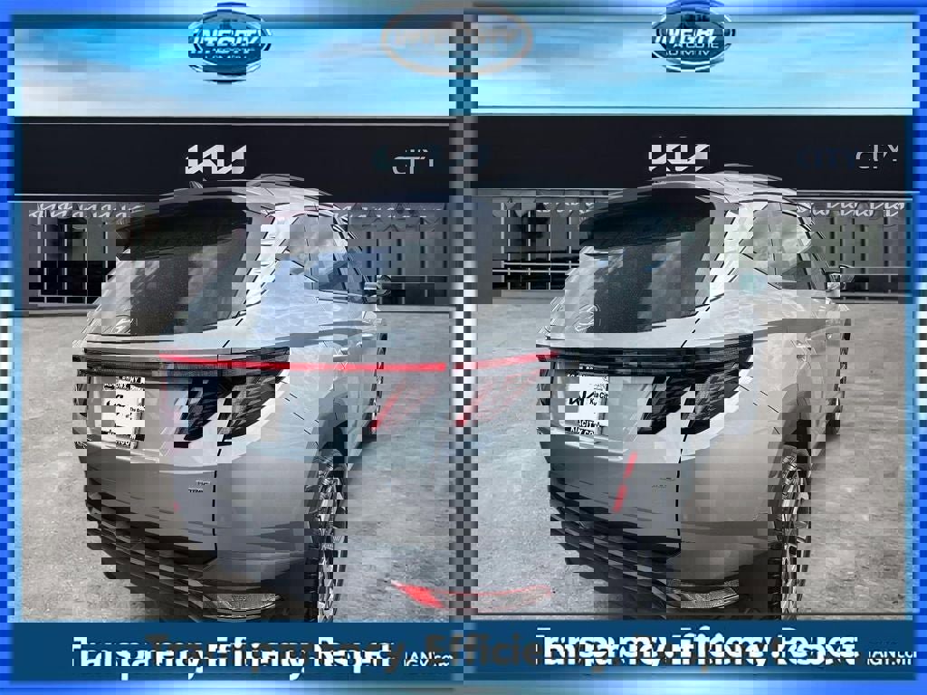 Used 2023 Hyundai Tucson SEL w/ Convenience Package AWD/4WD image 2