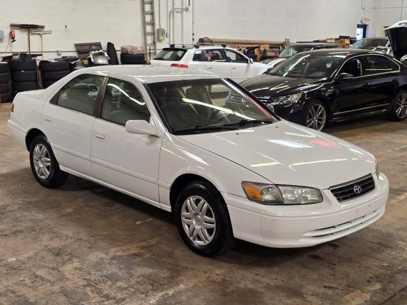 Used 2001 Toyota Camry LE FWD image 2