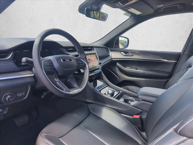 New 2026 Jeep Grand Cherokee Limited RWD image 2