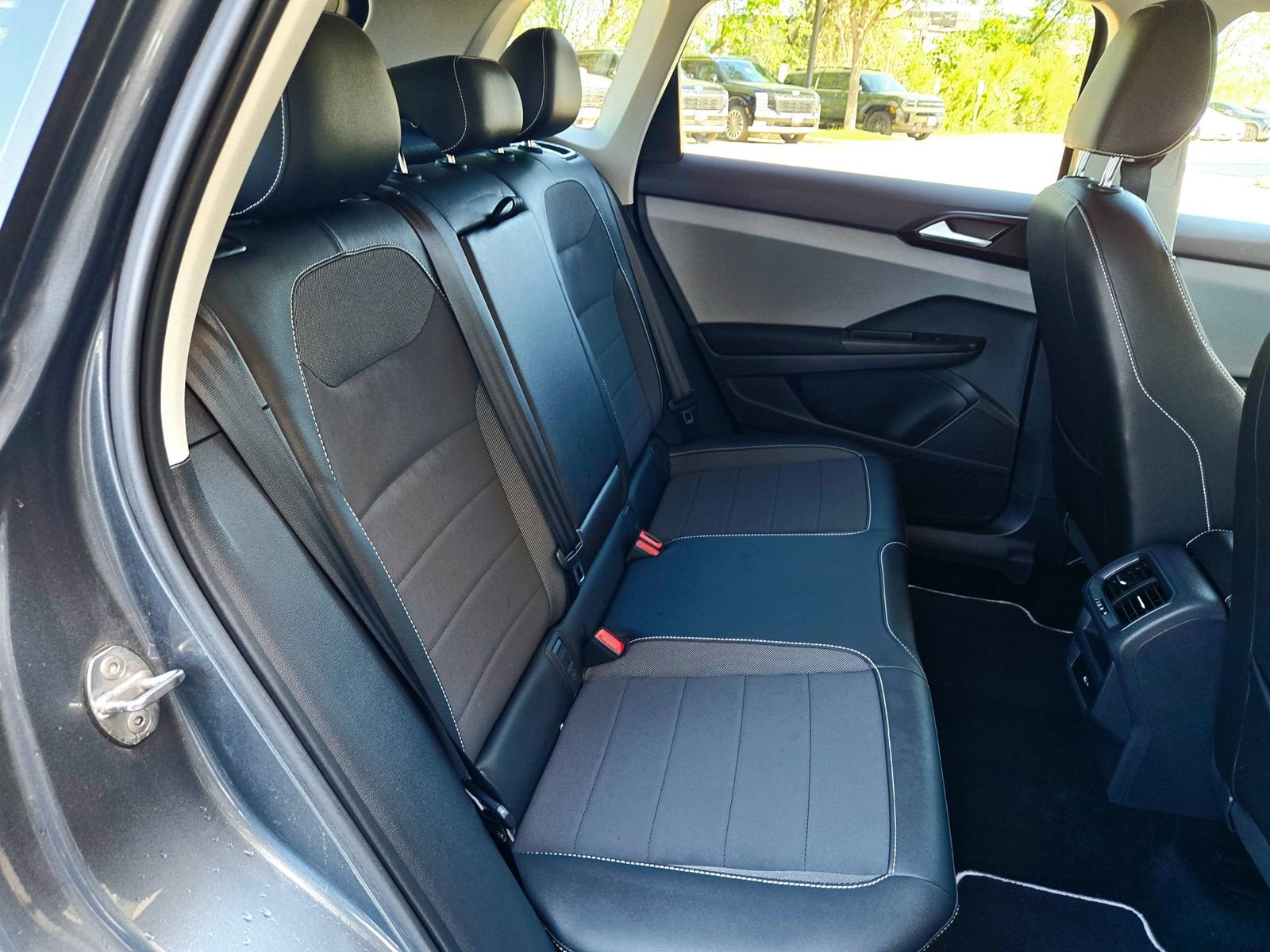 Used 2023 Volkswagen Taos SE w/ Black Wheel Package image 25