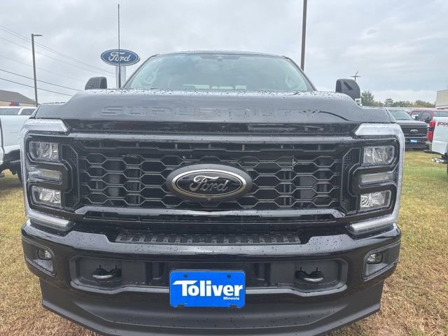 New 2026 Ford F250 Lariat w/ Black Appearance Package image 4