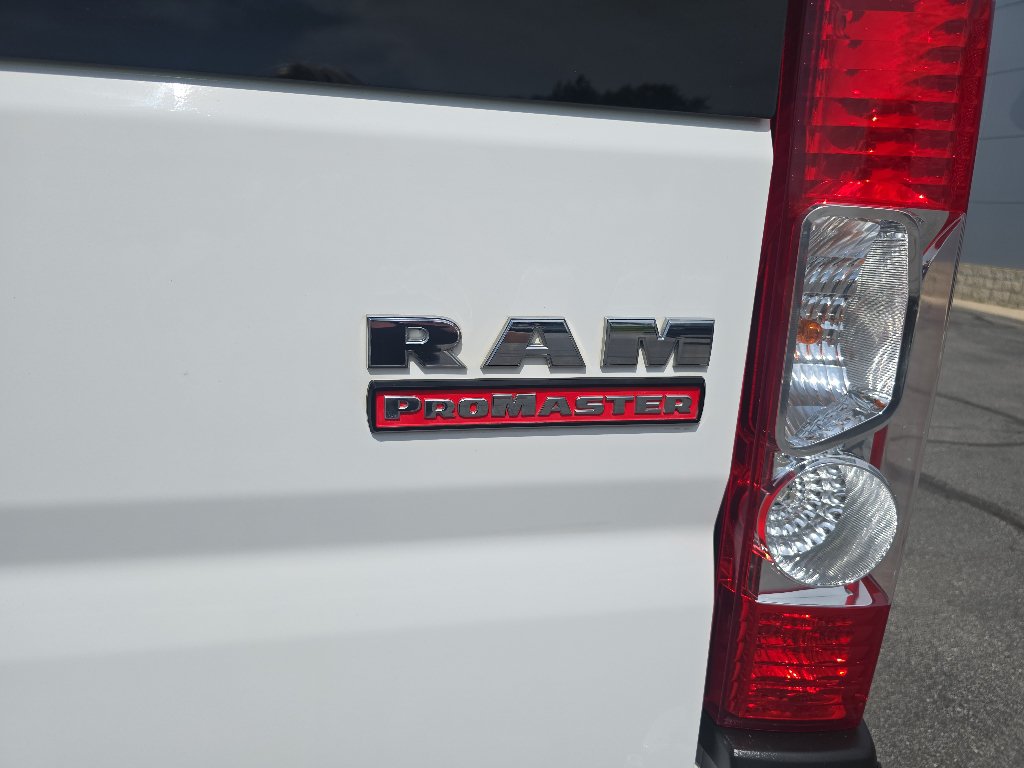 Used 2022 RAM ProMaster 2500 w/ Convenience Group FWD image 9
