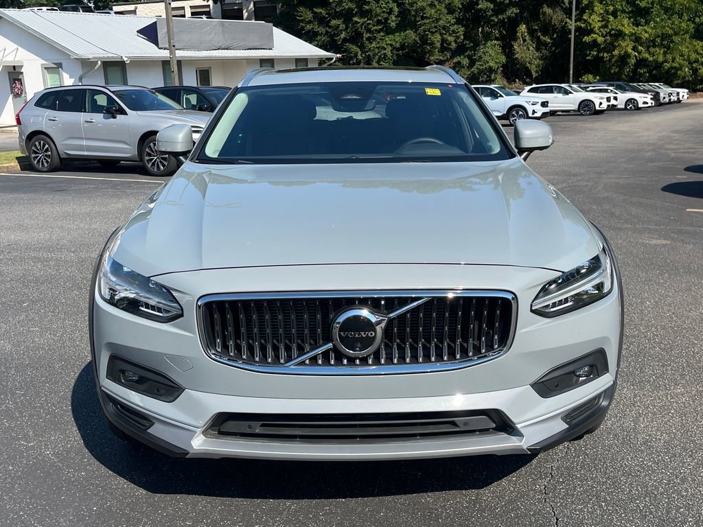 Certified 2024 Volvo V90 B6 Cross Country Plus image 10