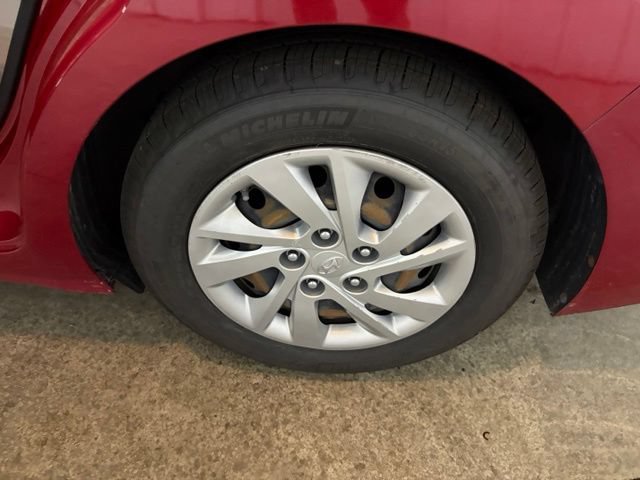 Used 2018 Hyundai Elantra SE FWD image 13