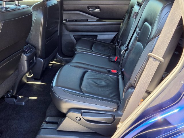 Used 2022 Nissan Pathfinder SL FWD image 13