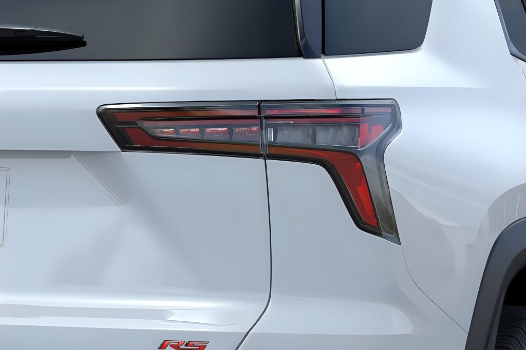 New 2027 Chevrolet Equinox RS w/ Safety and Technology Package FWD image 13