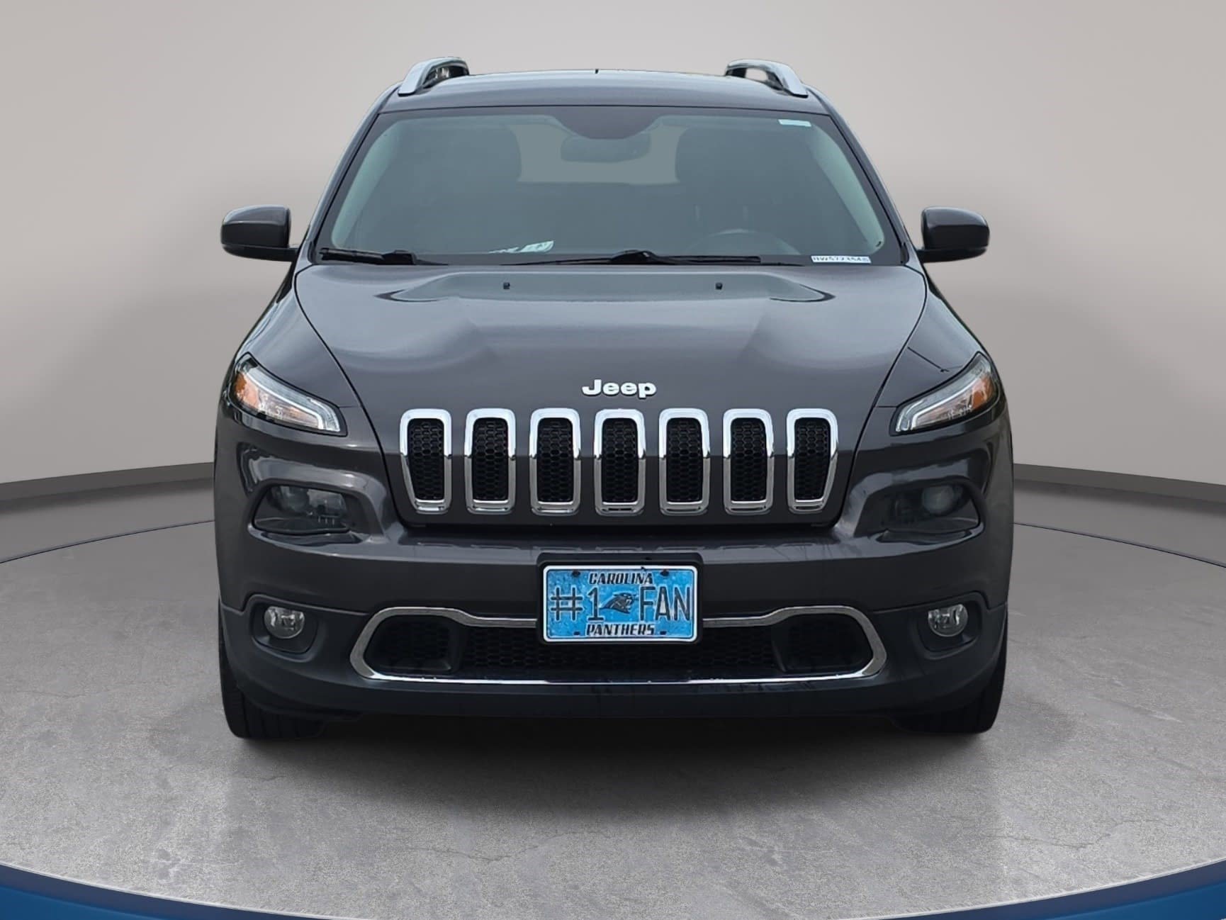 Used 2017 Jeep Cherokee Limited image 2