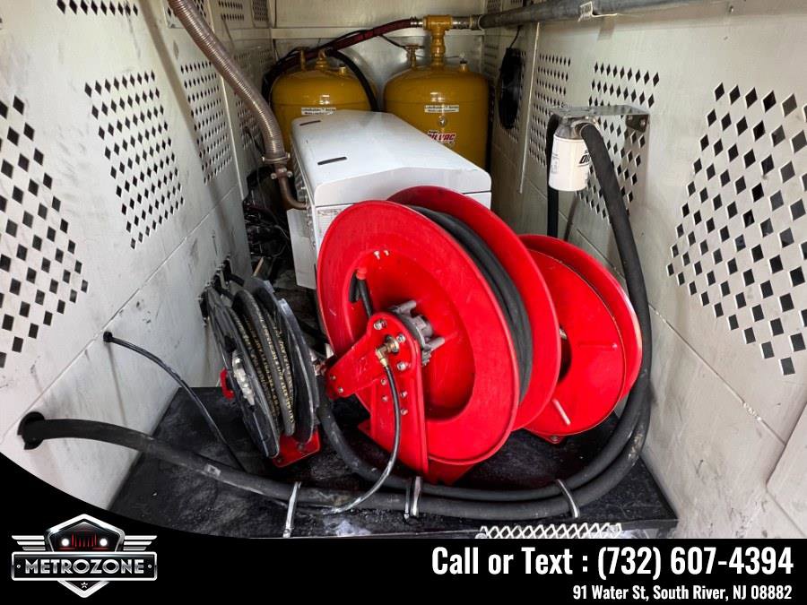 Used 2019 Freightliner Sprinter 3500 w/ Premium Package image 24