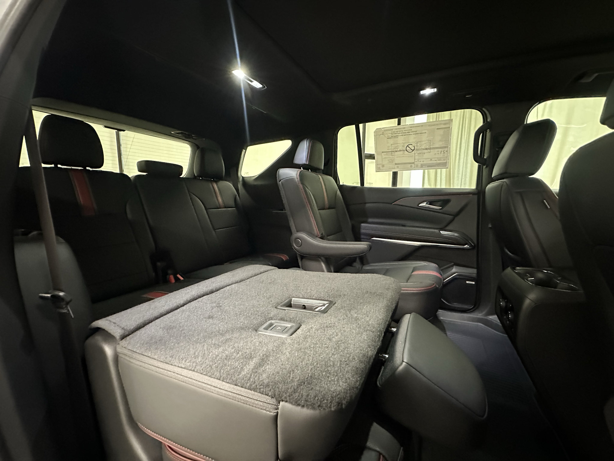 New 2027 Chevrolet Traverse RS w/ LPO, Floor Liner Package AWD/4WD image 20