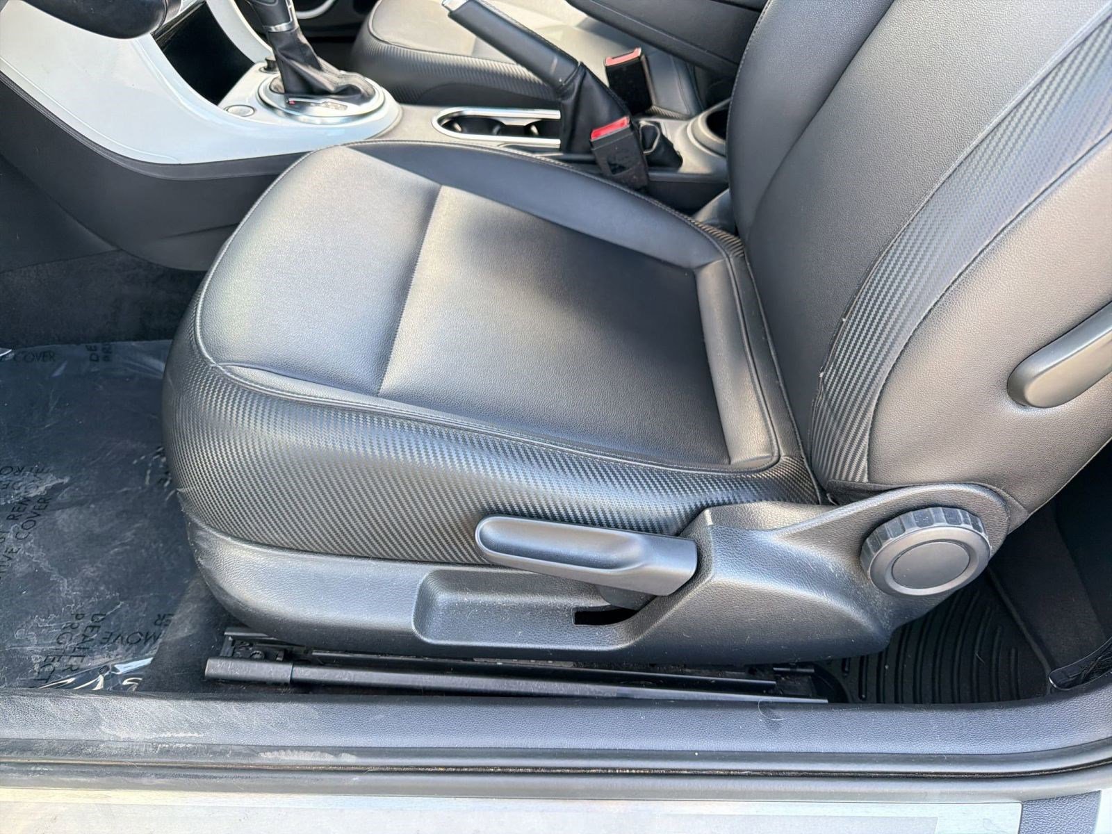 Used 2019 Volkswagen Beetle 2.0T SE w/ SE Premium Package image 14