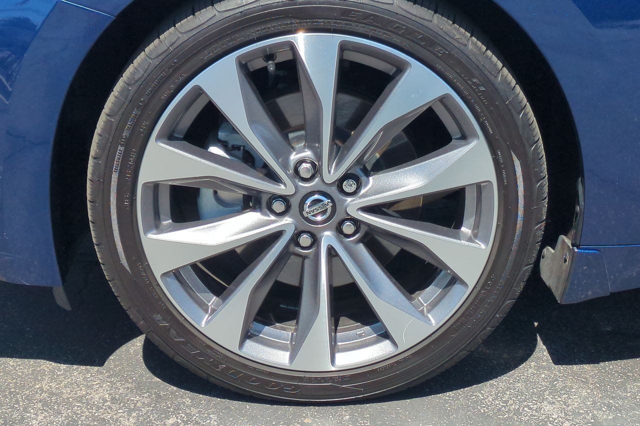 Certified 2022 Nissan Maxima Platinum w/ Sport Mat Group FWD image 28