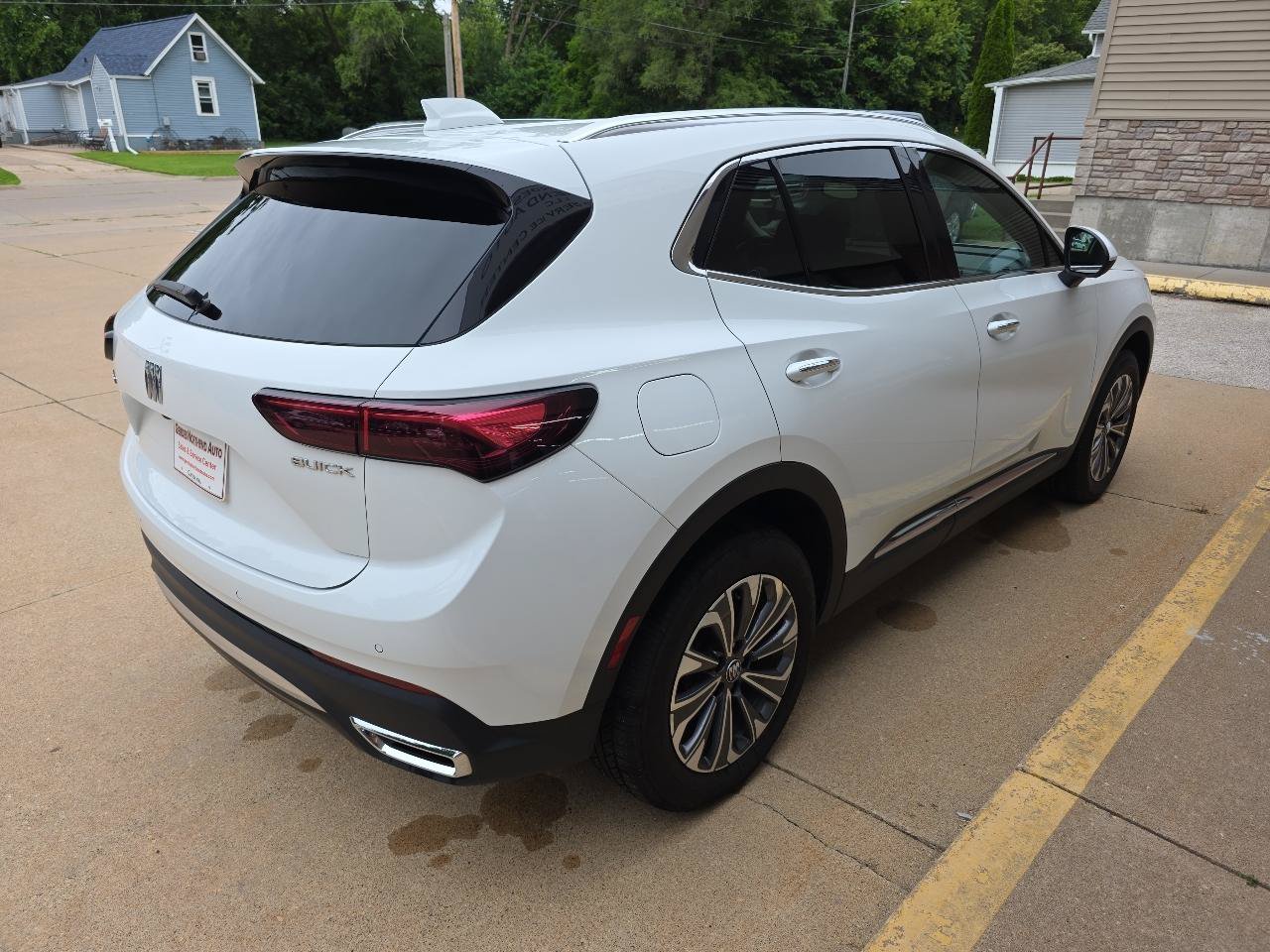 Used 2024 Buick Envision Preferred AWD/4WD image 3