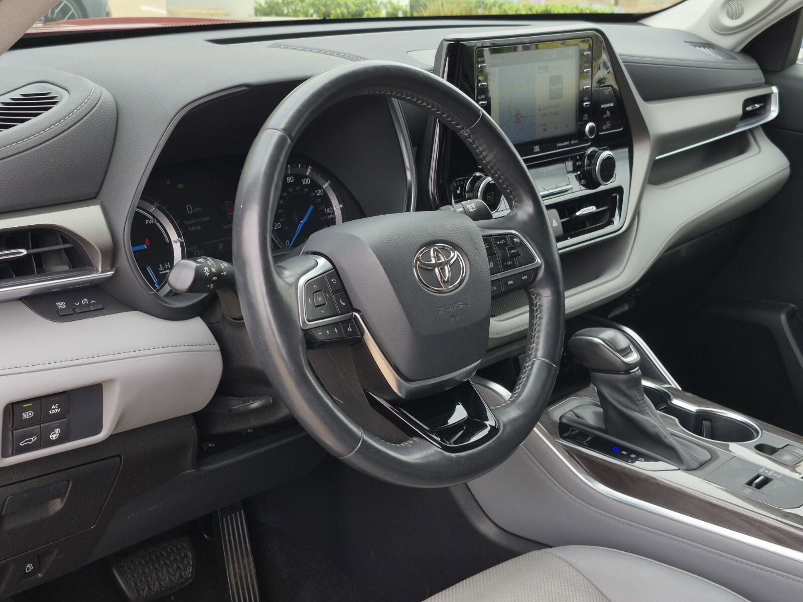 Used 2021 Toyota Highlander Limited AWD/4WD image 14