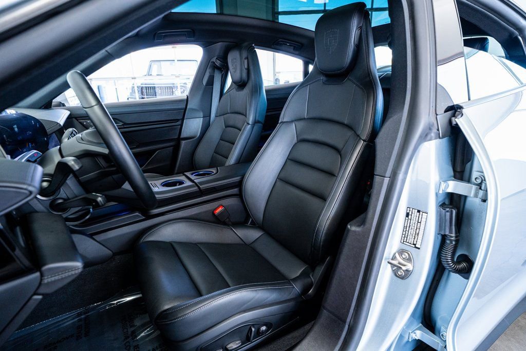 Used 2024 Porsche Taycan image 35