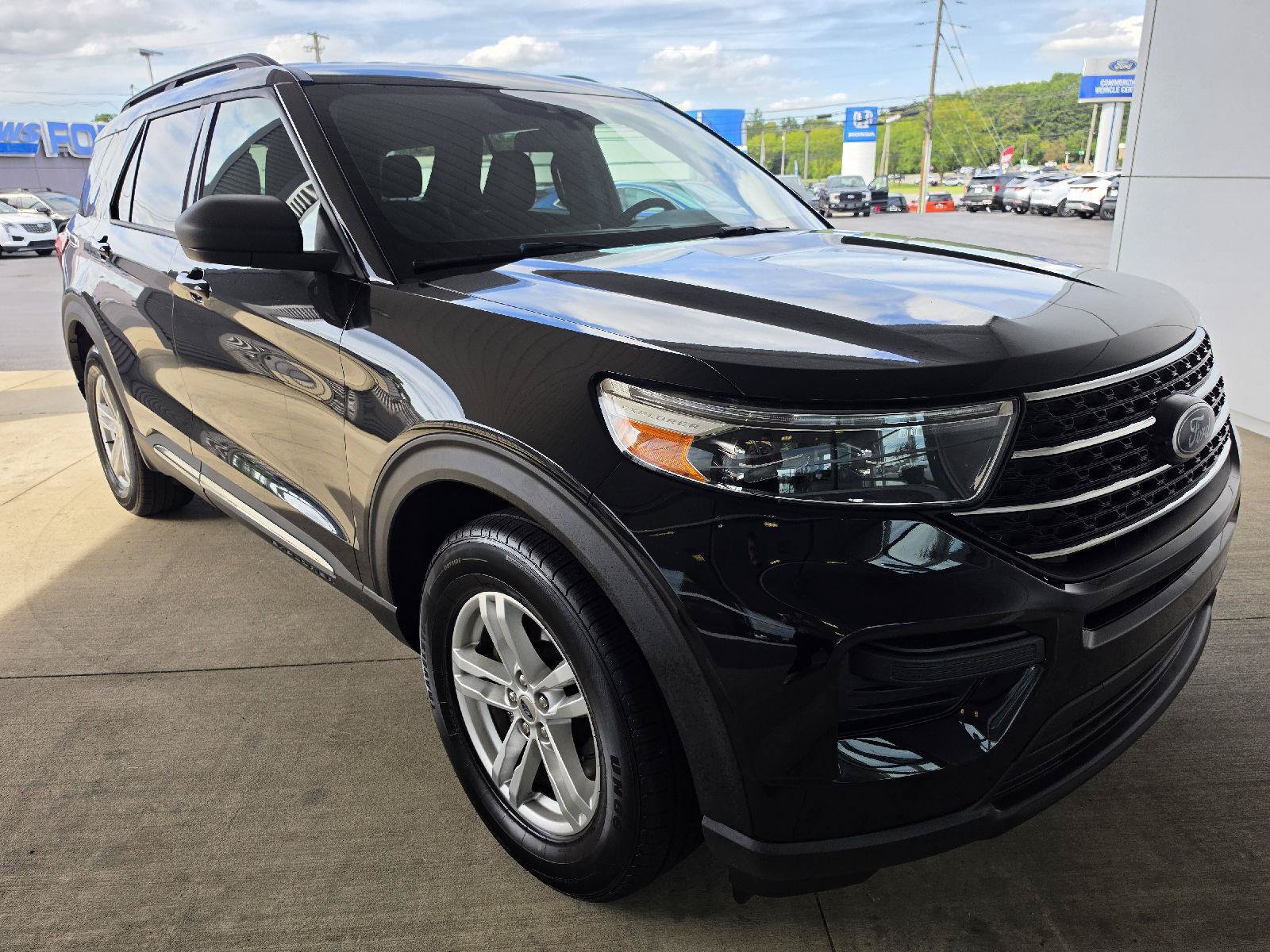Used 2020 Ford Explorer XLT w/ Comfort Package AWD/4WD image 5