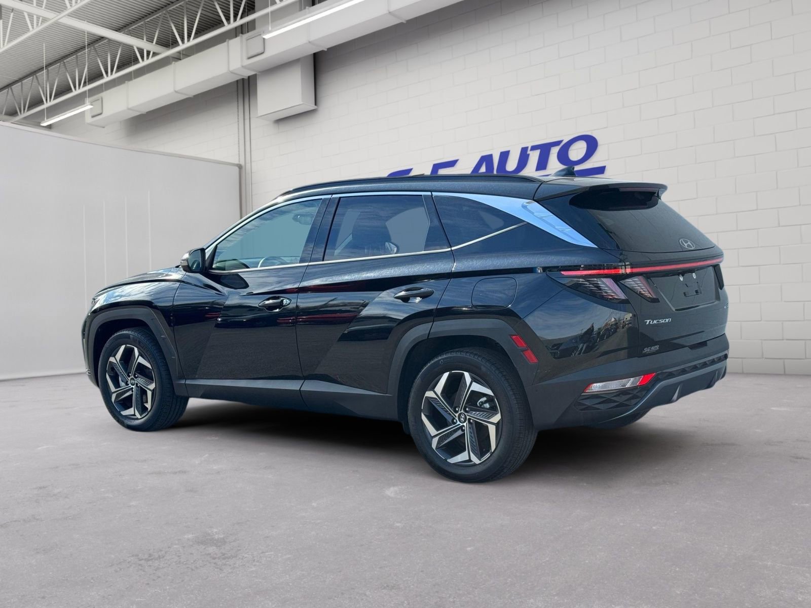 Used 2024 Hyundai Tucson Limited AWD/4WD image 5