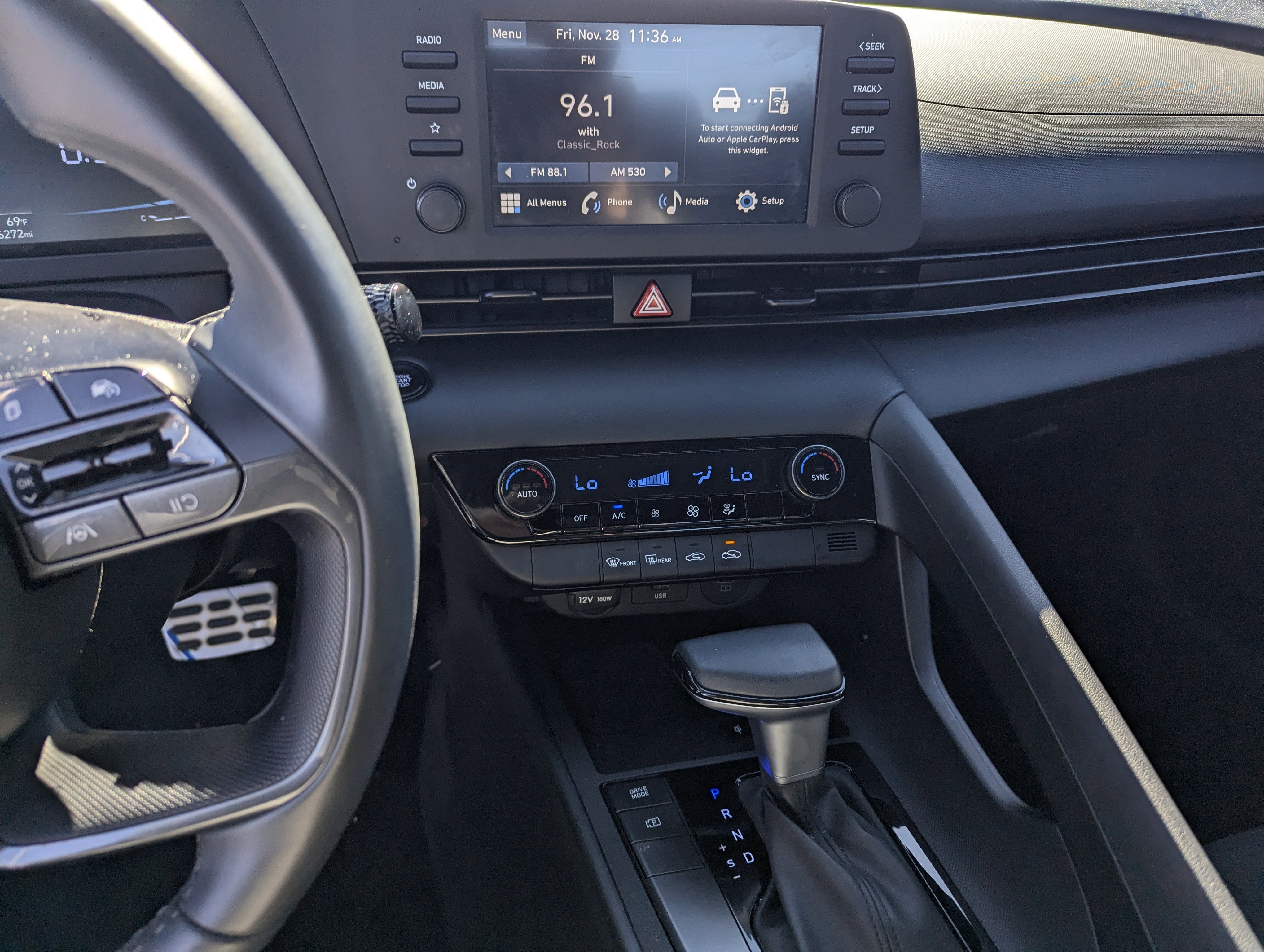 Certified 2025 Hyundai Elantra Sport image 10