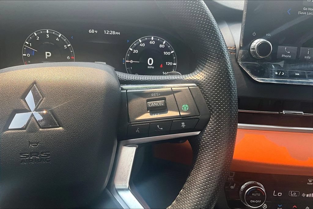 Used 2024 Mitsubishi Outlander SEL AWD/4WD image 19