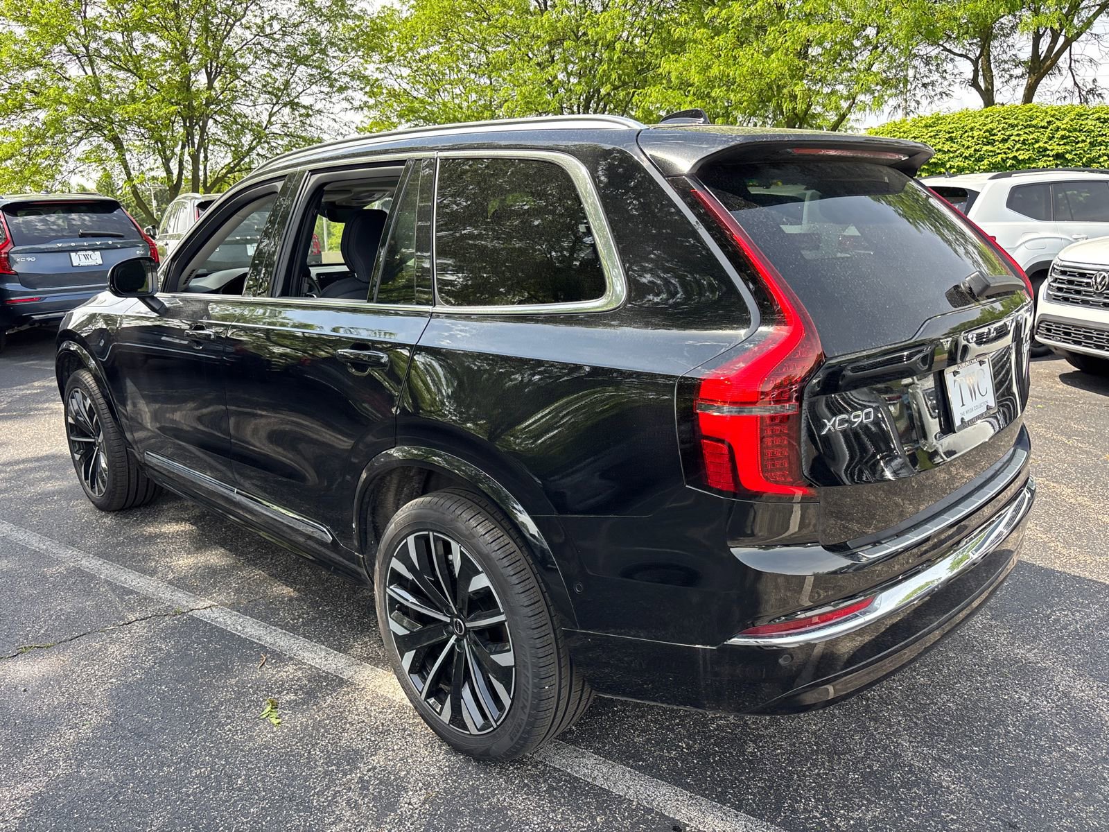 Used 2026 Volvo XC90 B6 Plus w/ Protection Package Premier AWD/4WD image 7
