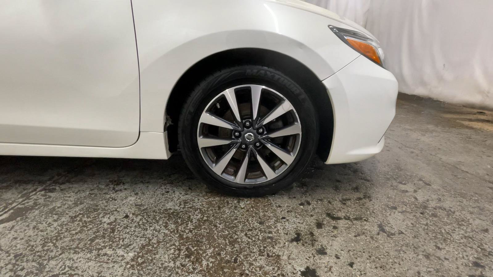 Used 2017 Nissan Altima 2.5 SV FWD image 17
