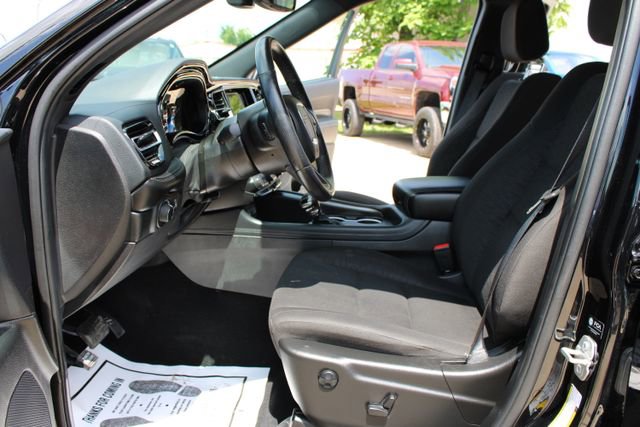 Used 2023 Dodge Durango SXT AWD/4WD image 13