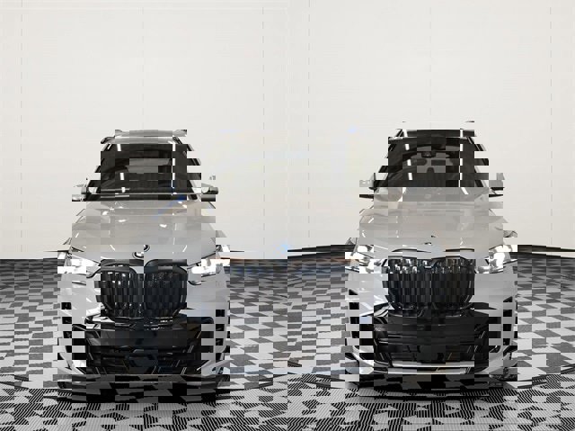 New 2026 BMW X5 xDrive50e w/ M Sport Package image 3