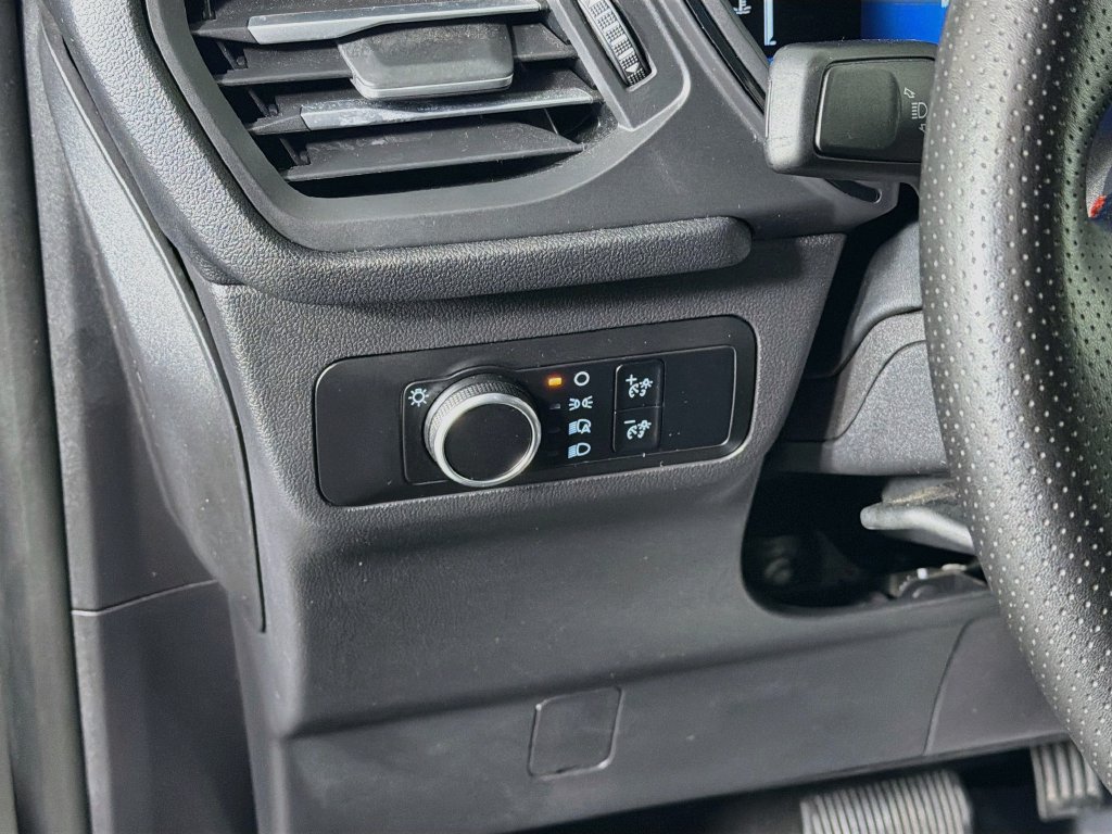 Used 2025 Ford Escape ST-Line FWD image 10