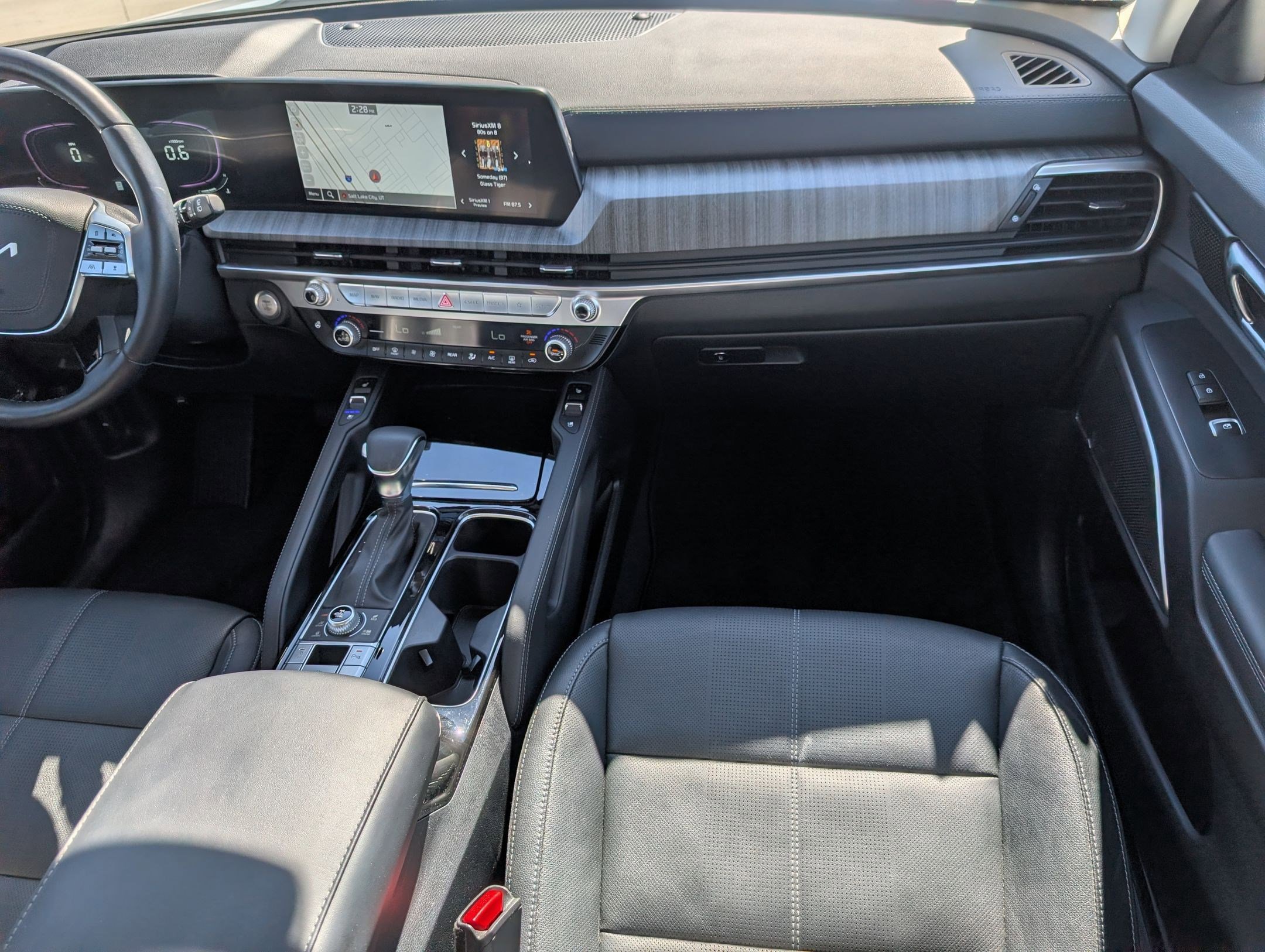 Used 2024 Kia Telluride EX w/ EX Captain's Chair Package image 30