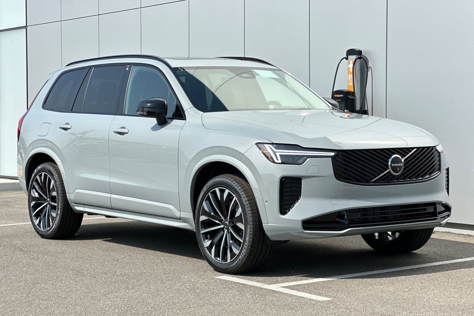 New 2026 Volvo XC90 B6 Ultra w/ Protection Package image 7