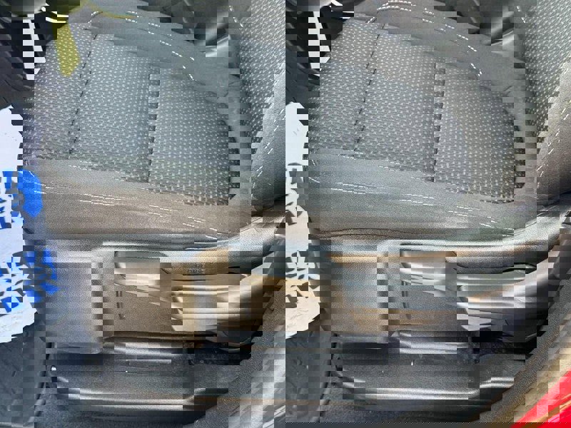 Used 2023 GMC Acadia SLE image 25