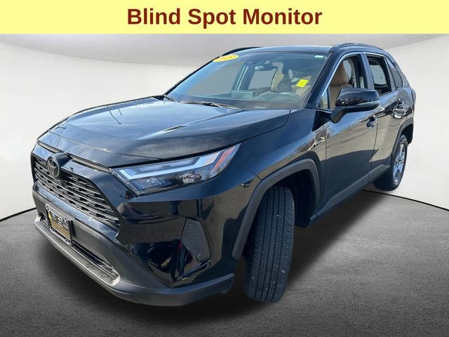 Used 2023 Toyota RAV4 XLE w/ Convenience Package image 5